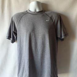 Nike men's gray short-sleeve activewear t-shirt size M