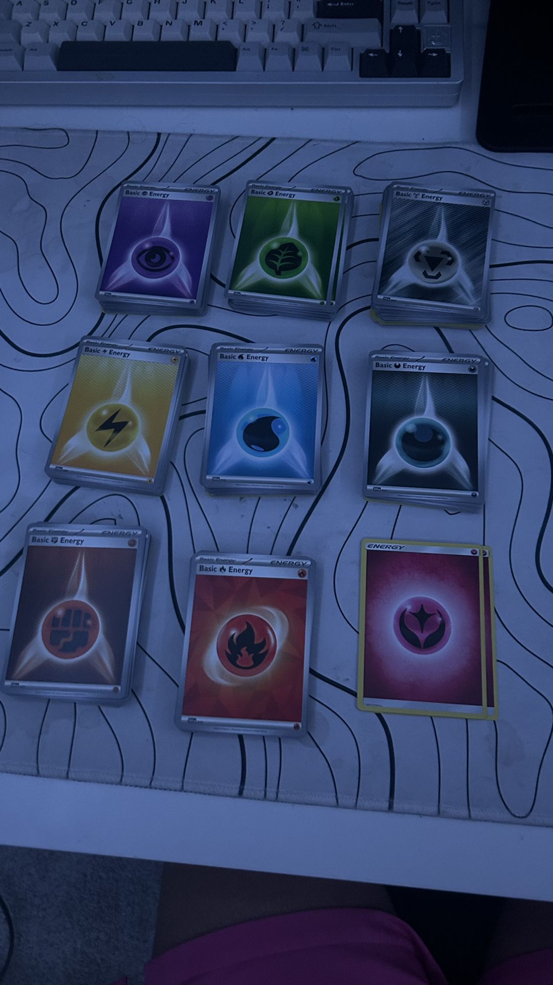 Pokémon energy bulk in empty tin (300)