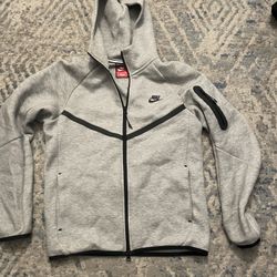 Grey Nike Tech Size Small
