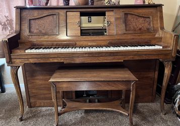Player Piano With 84 Reals Included electric or pump