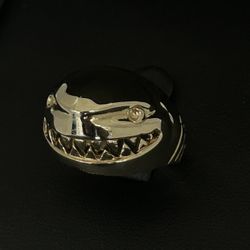Gold Shark Ring 10Kt (8.1grams) Size 10