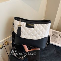 Small crowd diamond check wide shoulder strap small bag women‘s bag new fashion versatile wandering bag high-end one-shoulder cross-body bag