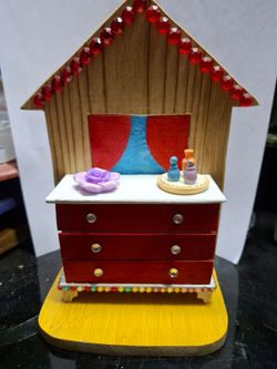 Deco.chest of drawers