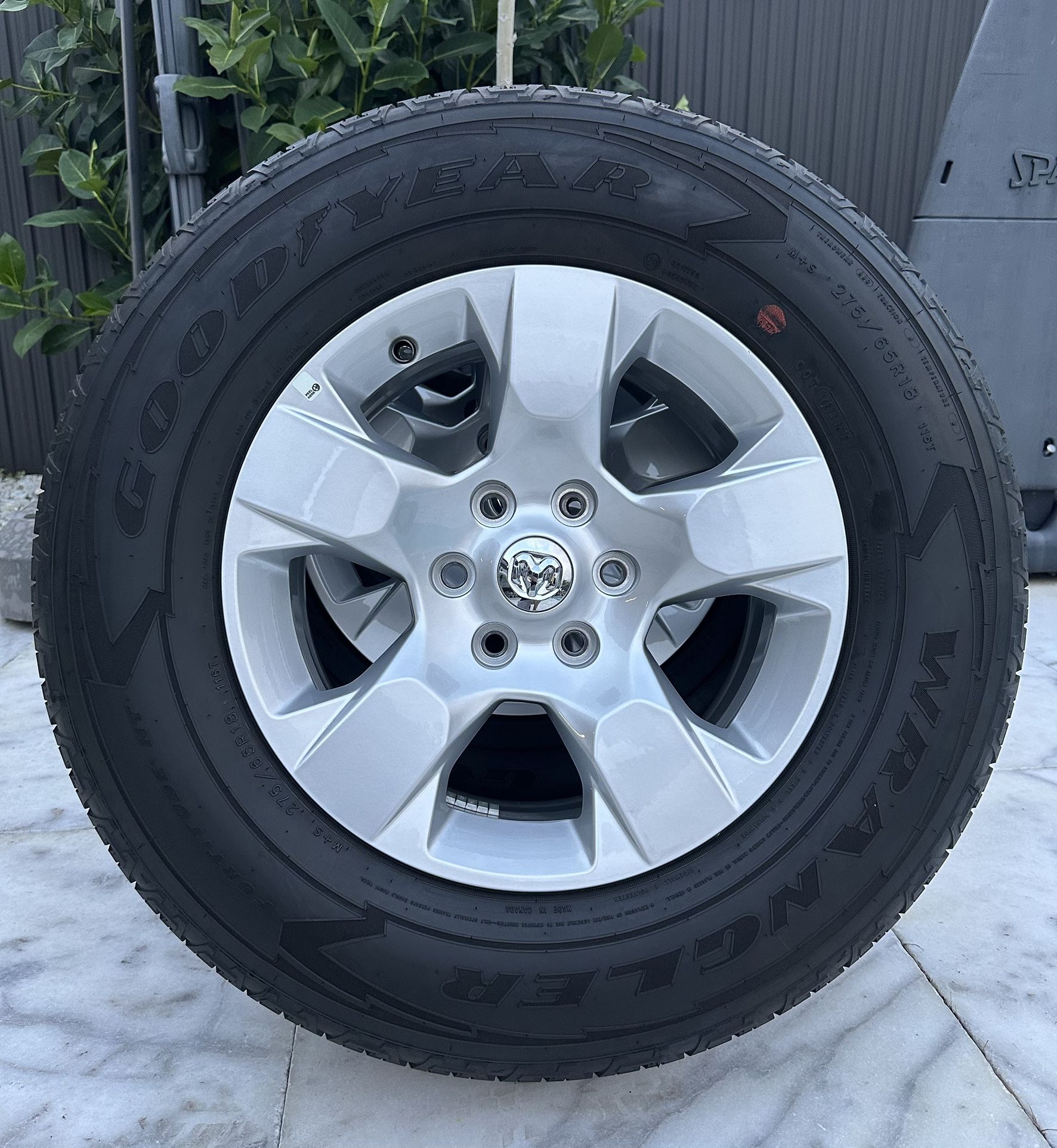 2025 Dodge RAM 6 Lugs Rims & Tires 