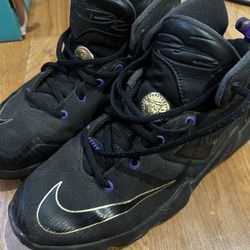 Nike Black /purple 