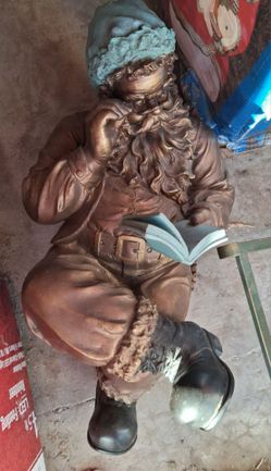 Christmas Santa Claus with Chair, Indoor and Outdoor, Made of Quality Materials, Heavy and Sturdy. Great Condition.
