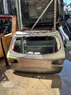2016 - 2023 MERCEDES GLC300 GLC350e - TAIL GATE LIFT GATE OEM