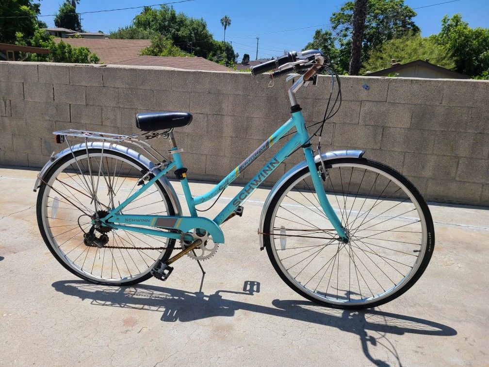 Schwinn Admiral Women s Bike 28 in 30in Wheel for Sale in Los Angeles CA OfferUp