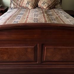 Queen Size bed For sale