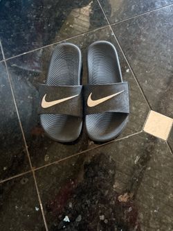 Nike boys slides