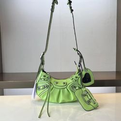 Balenciagaaaa
