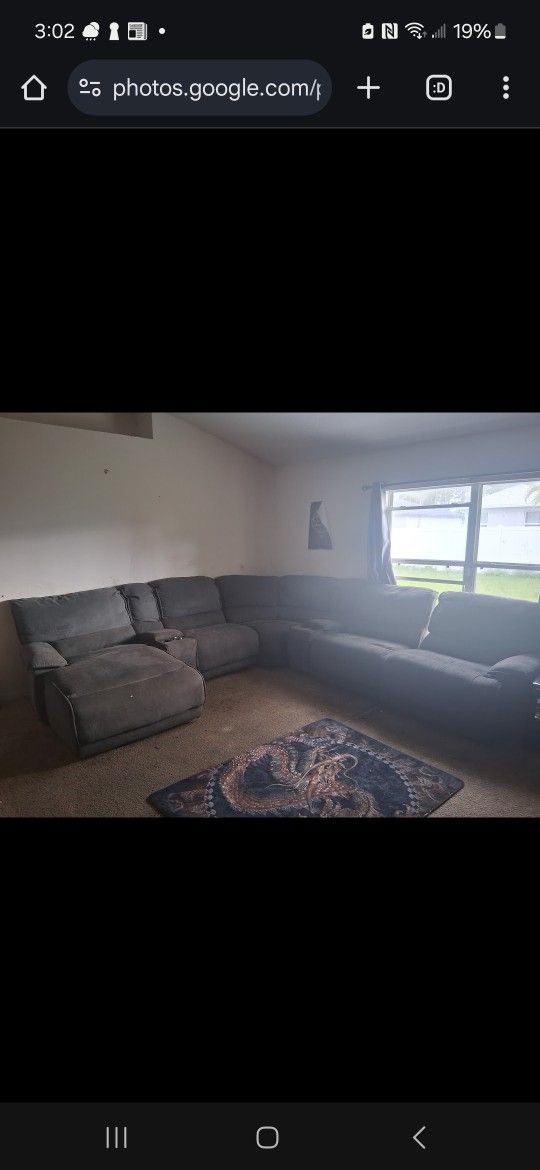 Beautiful Grey Sectional Couch No Rips Or Tears!