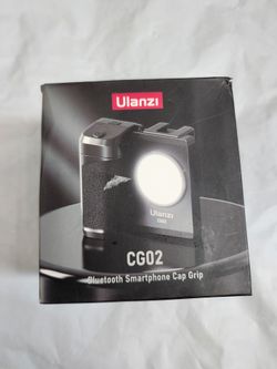 the Ulanzi CG02 Bluetooth Smartphone Cap Grip, a handheld camera shutter handle designed to give you a camera-like grip when taking photos or videos w