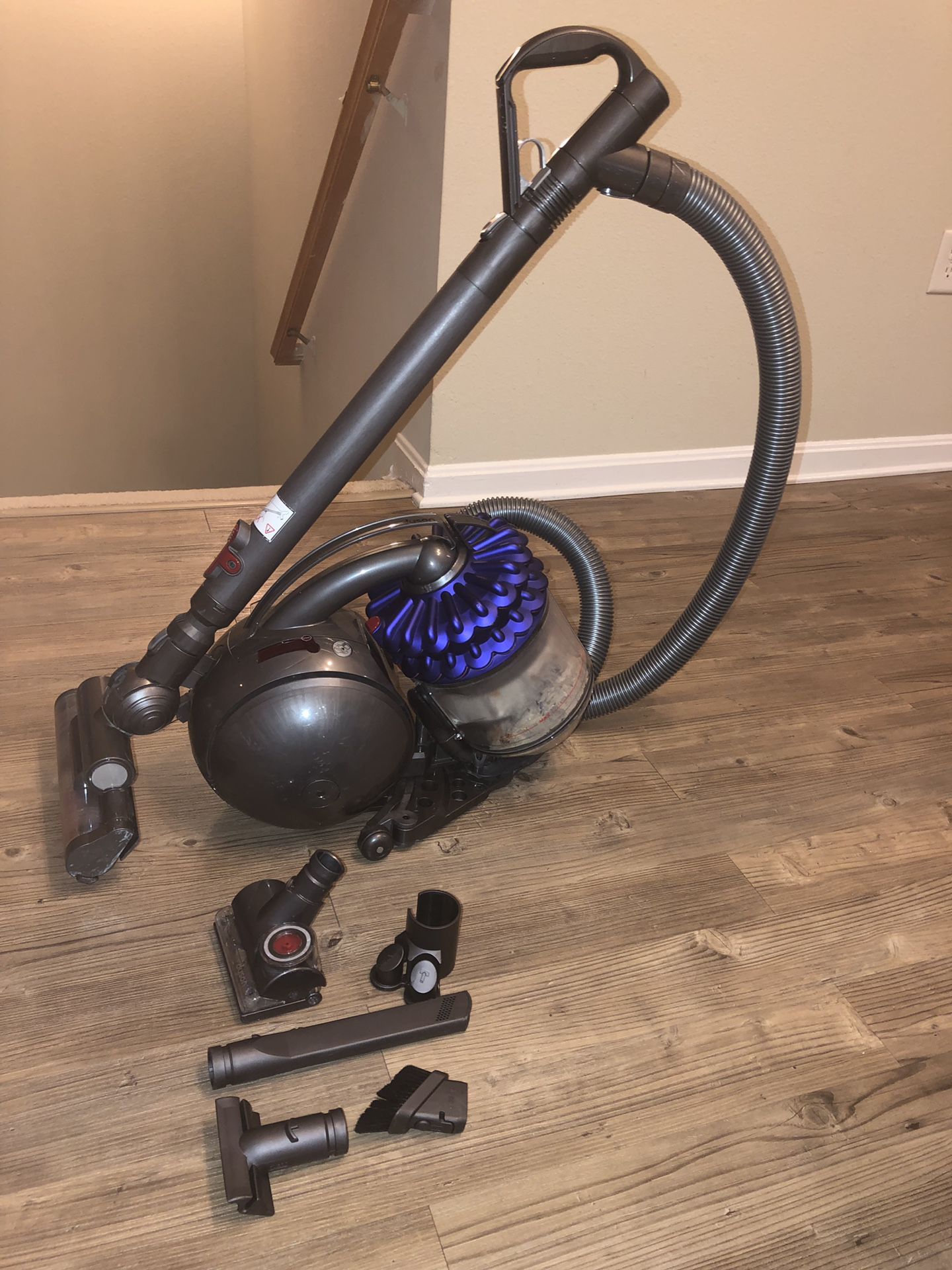 Vacuum cleaner Dyson CY18 Animal