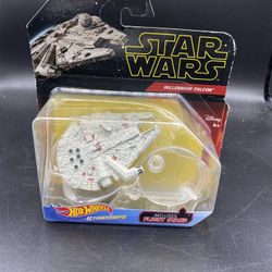 2019 Hot Wheels Star Wars Starships Millennium Falcon with Flight Stand