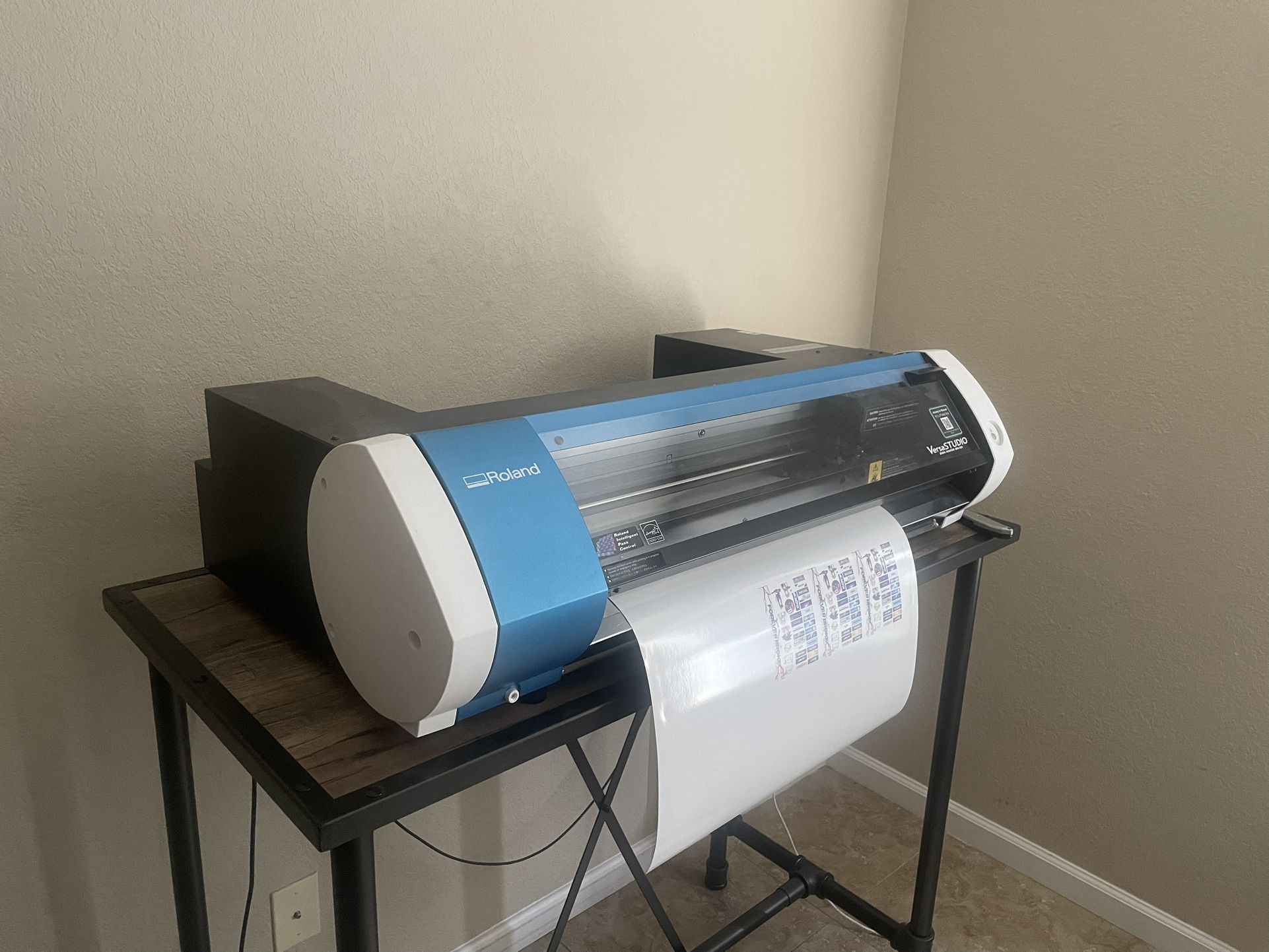 Roland bn20 Sticker Printer for Sale in Las Vegas, NV - OfferUp