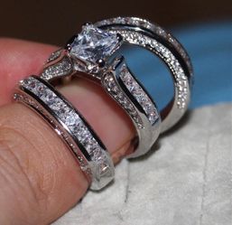New 18 k white gold wedding ring set engagement ring