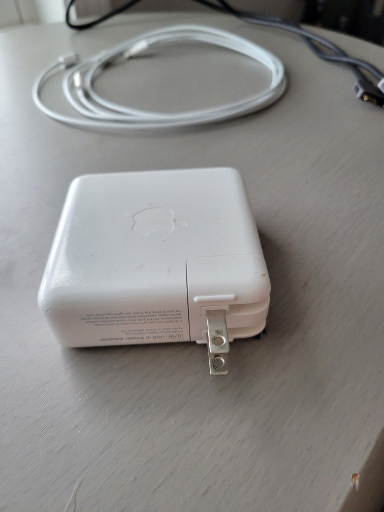 Mac Book Pro Charger
