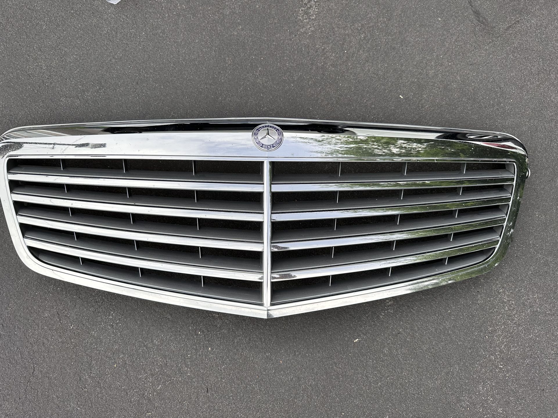Mercedes Benz E Class 2009-2013 Grill Replacement