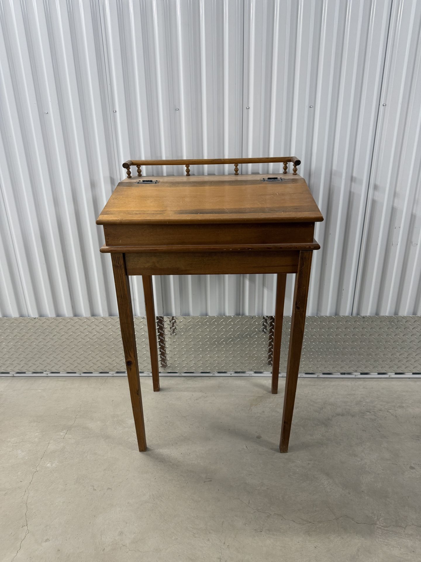 Standing Desk / Podium
