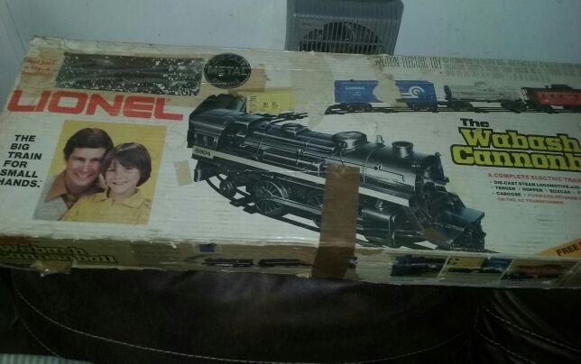 Lionel wabash cannonball train set top