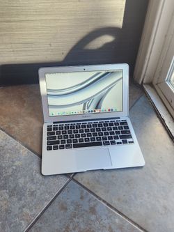 MacBook air 12inch i5 8GB RAM 256gb SSD Adobe, Final Cut,Logic, Office Best Offer
