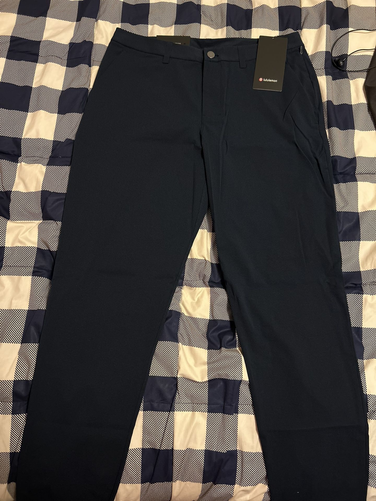 Brand New Navy Blue Lulu Lemon Men’s Wovenair Dress Pants 