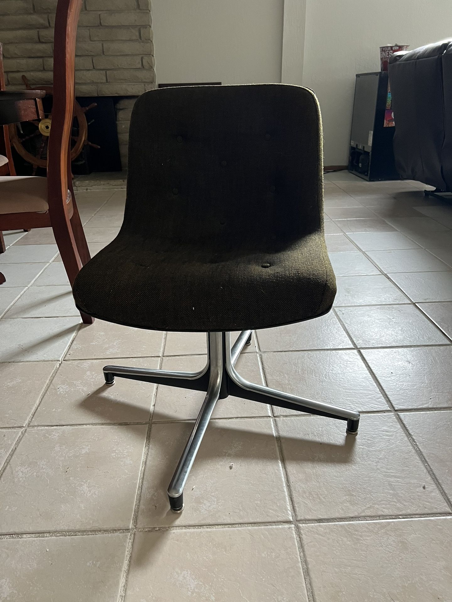 Cool Vintage office chair