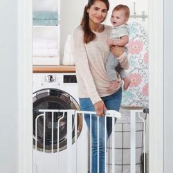 Regalo 38.5-Inch Extra Wide Baby Gate – Pressure Mount Baby and Pet Safety Gate for Bottom of Stairs & Doorways – Tested and Trusted, American Designe