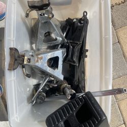 Miscellaneous car jack Items