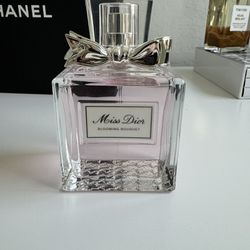Miss Dior “Bloomimg Bouquet” Perfume