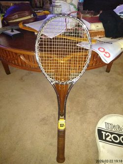 5 different tennis rackets with 4 ball each in original case