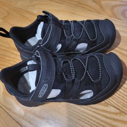 KEEN Unisex Child Breathable Comfortable Easy On Quick Dry Athletic Sandal Shoe Size 11 Little Kid