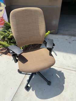 Steelcase  Leap V2 office  chair