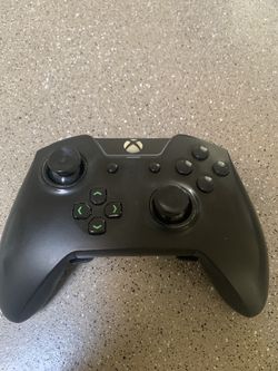 Razer Wolverine Tournament Edition Gaming Controller RZ06-0199 for Xbox One & PC