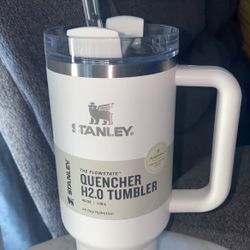 Stanley Cup 40oz Quencher for Sale in Montclair, CA - OfferUp
