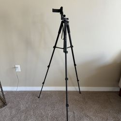Phone, camera Tripod 67” with remote