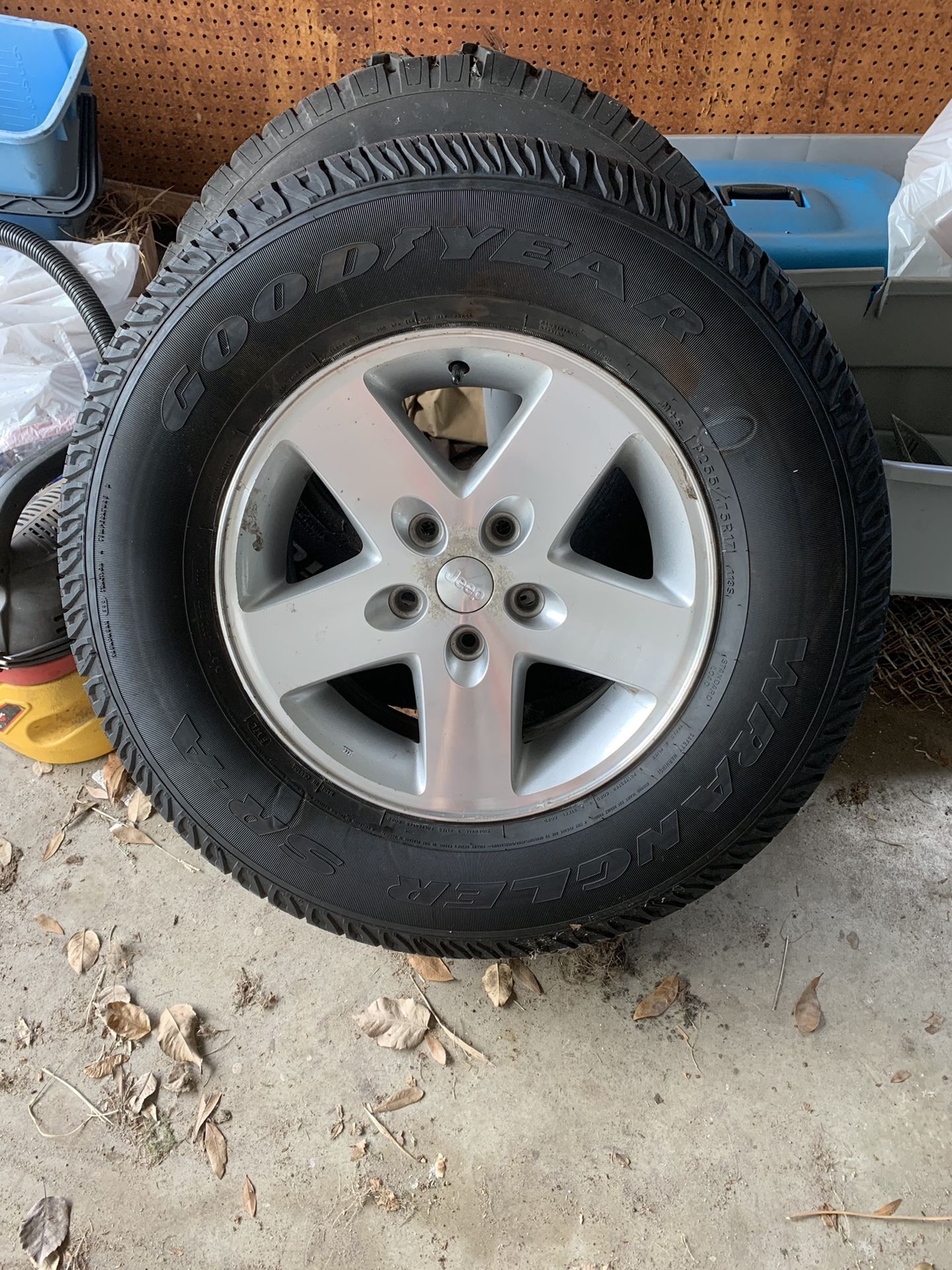 Jeep Wrangler sport rim and tire