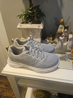 Women's sketchers 7.5 Slip on go walk