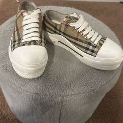 Burberry Shoes 