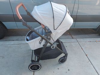 Brand new "VEVOR" stroller.     Best price in town