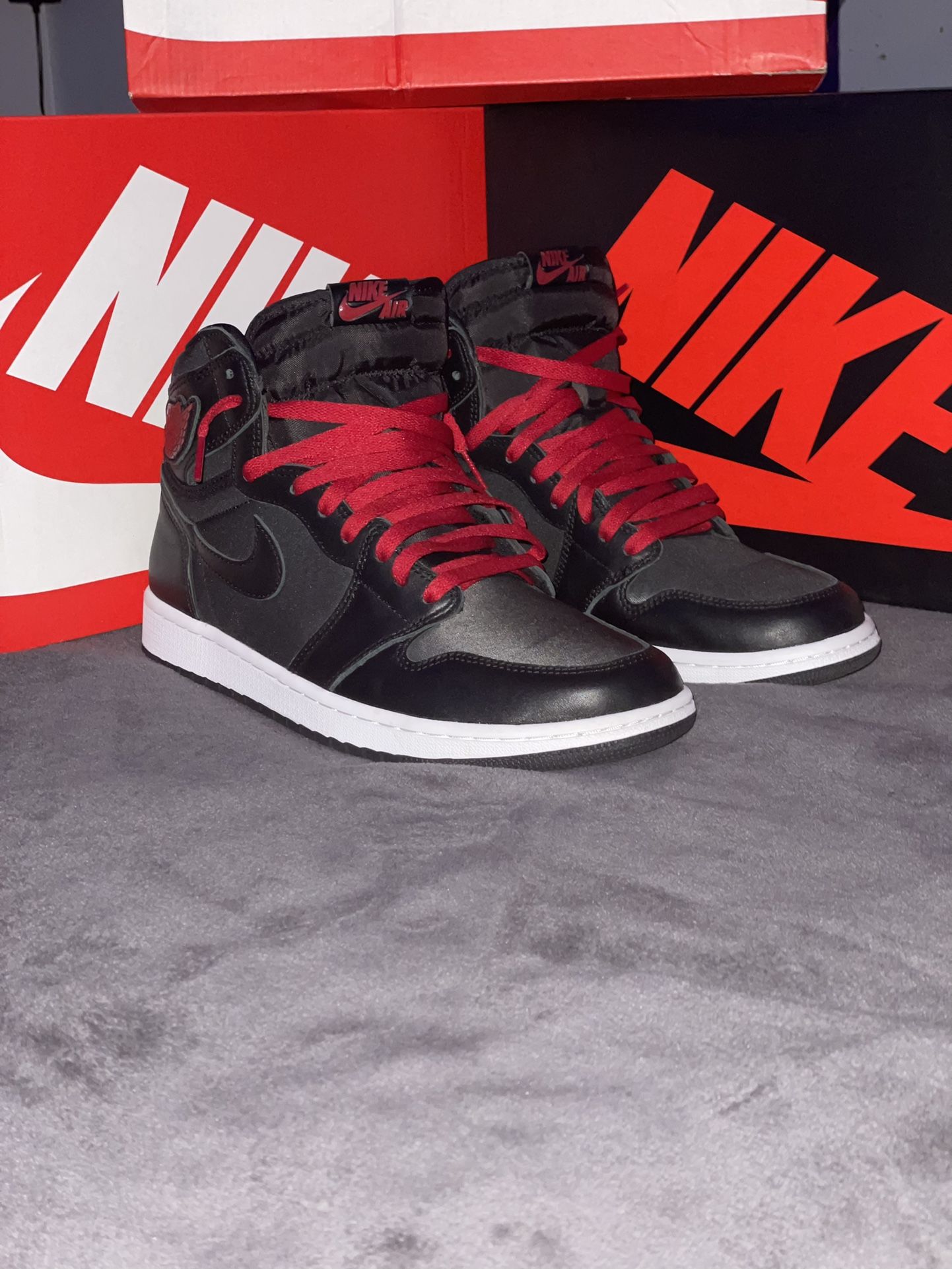 Air Jordan 1 High “black Satin Gym Red”