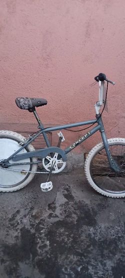 87 Oldschool BMX All Original Missing De Front Rim Covers Only Have 1 Free Wheel No Problems 