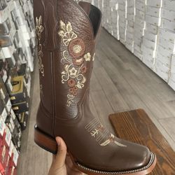 womens  western boots