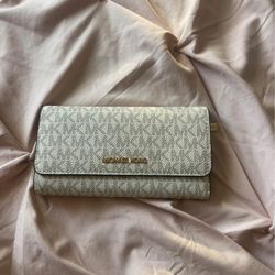 NEW Michael Kors Wallet