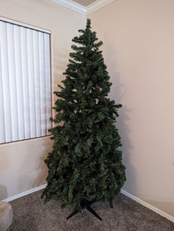Holiday Time 7.5ft Christmas Tree 