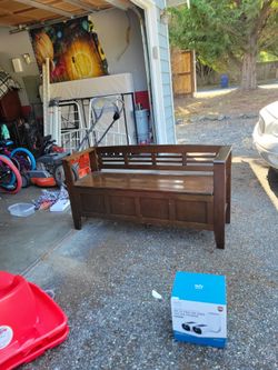 Free wood bench