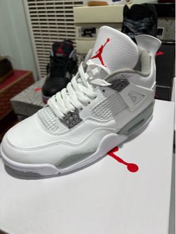 Jordan 4 “ white Oreo “ Men’s size 8,9,10,11