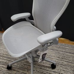 Office Chair - Herman Miller Aeron - Size C