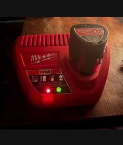 Milwaukee M12 Lithium-Ion Battery Charger with battery